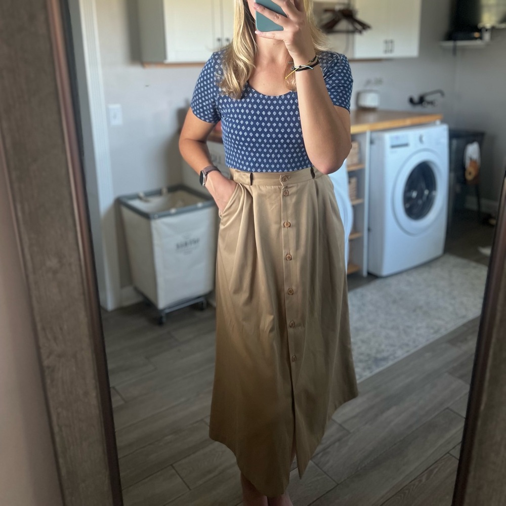 Vintage midi Skirt with Buttons